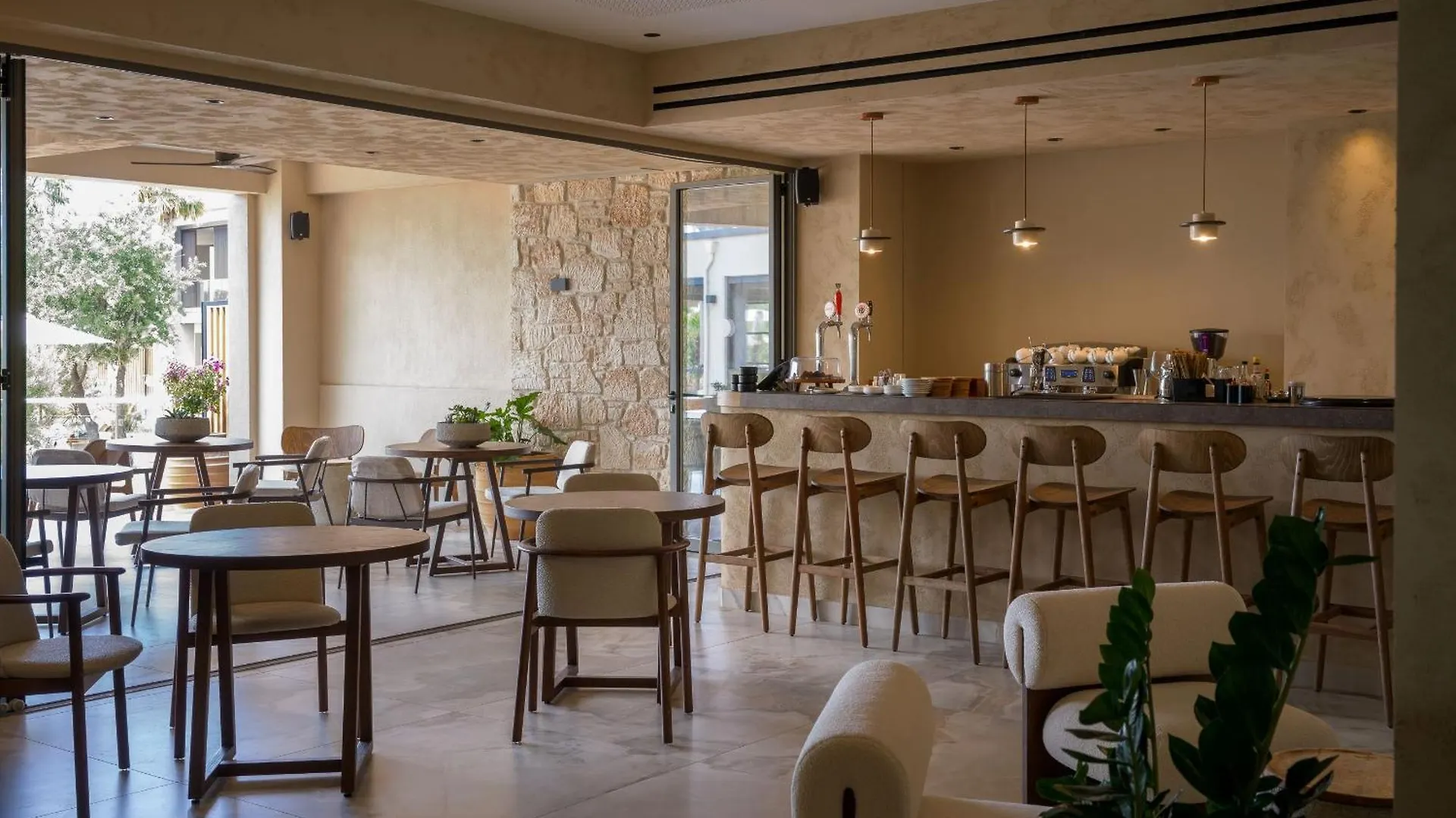 Portes Theros 尼坡帝 酒店