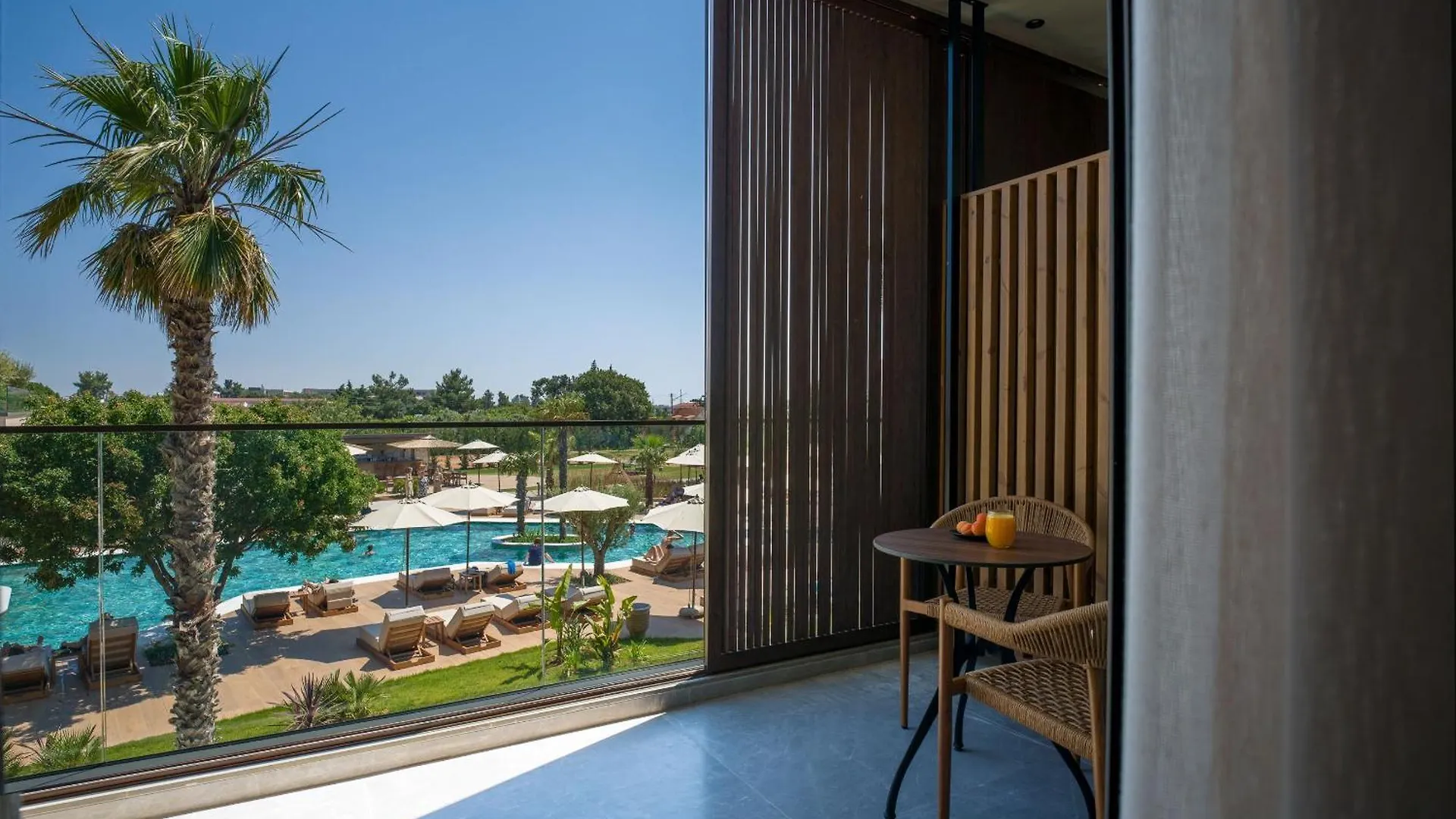 Portes Theros 尼坡帝 酒店